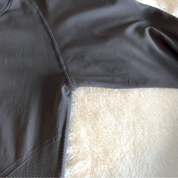 Zella Workout Top🤍 - Picture 2 of 12